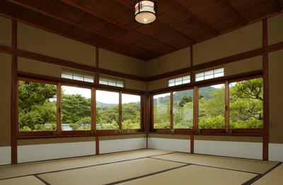 志賀直哉旧居（奈良学園セミナーハウス）は、奈良県有形文化財（建造物）の指定を受けました
