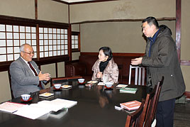 志賀直哉のお孫さん夫妻来訪