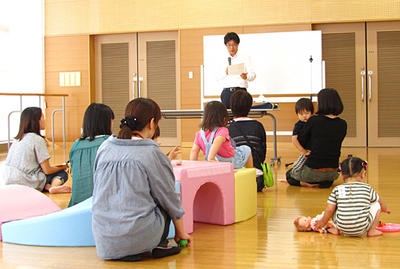 「母親講座」を行いました