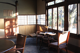 志賀直哉旧居で若草山山焼き鑑賞会