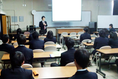 串本古座高校（古座校舎）で「キャリア講座」をおこないました