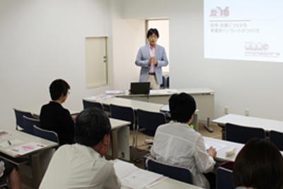 看護部パンフレット作成の講座を神戸会場で開催