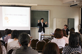高円高校で進路講演会を行いました