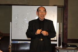 古典講読講座《伊勢物語Ⅱ》第１回を開催
