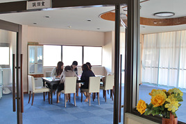 学園会館が「 わ の広場＜ほっこり＞」としてリニューアルオープンしました