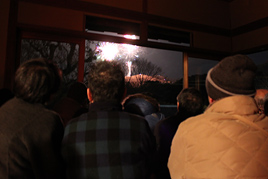 若草山山焼き鑑賞会を開催