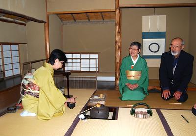 年満月（としみつづき）の茶会を開催しました