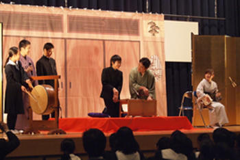 【小学校・中学校】芸術鑑賞会を開催しました