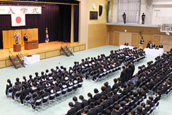 【中学校】【高等学校】平成25年度入学式を挙行しました