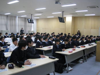 【中学校】中学１年生（Ｍ３）交通安全教室を行いました