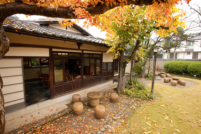 芸術家の集まる町　高畑から古刹を訪ねる