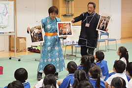2年生がモンゴル文化を学びました