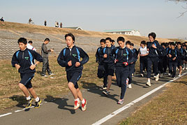 中学生・高校生が木津川マラソンに挑戦しました