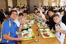 【中学校】【高等学校】キャンベラU_13サッカーチームと交流しました 