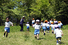 【幼稚園】年中の園児が春の遠足に行きました