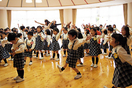 【幼稚園】全園児の対面式を行いました