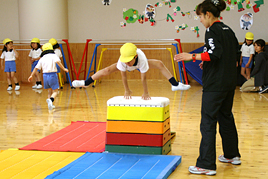 【幼稚園】 スポーツ教室を開きました 