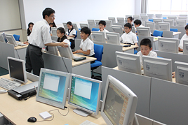 【小学校】課内クラブ活動に取り組みました