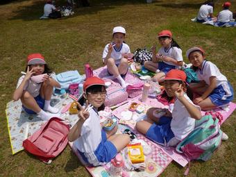 【小学校】小学４年生（Ｐ４)春の遠足に行きました