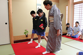 【小学校】礼法の授業を行いました