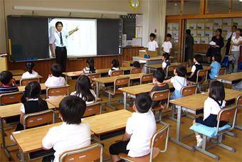 奈良学園小学校の体験授業を行いました