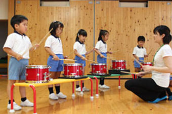 幼稚園 マーチングの練習をしました ニュース トピックス 奈良学園幼稚園
