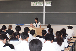 【中学校】英語スピーチコンテストを行いました