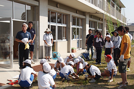 【小学校】登翔会清掃活動を実施しました