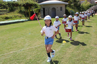 【幼稚園】運動会に向けてマーチングの練習をしました