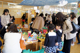 【幼稚園】「みてみて！ぼくの☆わたしの☆夢いっぱい展」（作品展）を開催しました