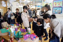 【幼稚園】「みてみて！ぼくの☆わたしの☆夢いっぱい展」（作品展）を開催しました