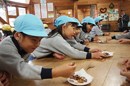 【幼稚園】年長組が園外保育に出かけました