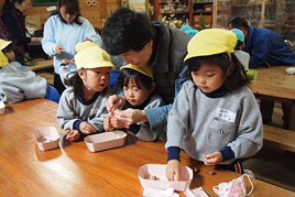 【幼稚園】年長組が園外保育に出かけました