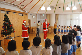 【幼稚園】英語で楽しむクリスマス会を行いました