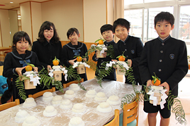 【小学校】もちつき会を行いました