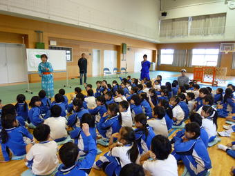 【小学校】小学2年（P2）生がモンゴル文化を学びました