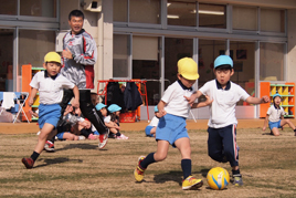 【幼稚園】「体育の先生と遊ぼう」を行いました