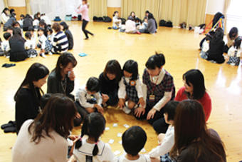 【幼稚園】親子カルタ大会を開きました