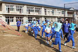 地震避難訓練を行いました