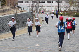 【小学校】耐寒マラソン記録会を行いました