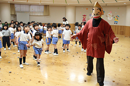 【幼稚園】節分の日の会を行いました