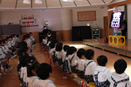 【幼稚園】ひな祭りの会を行いました