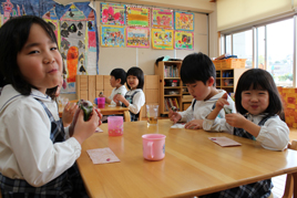 【幼稚園】ひな祭りの会を行いました