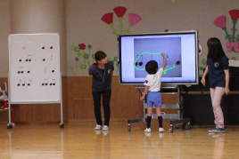 【幼稚園】「母の日参観」を行いました。