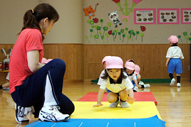 【幼稚園】スポーツ教室を行いました