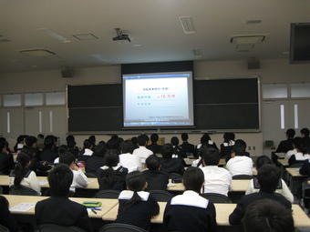 【中学校】中学１年生（Ｍ３）交通安全教室を行いました