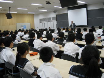 【中学校】中学１年生防犯教室を行いました