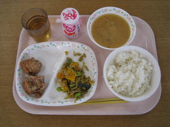 【中学校】給食試食会を行いました