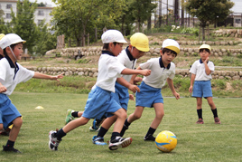 【幼稚園】「体育の先生と遊ぼう」を行いました