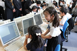 【小学校】夏の体験授業を行いました
